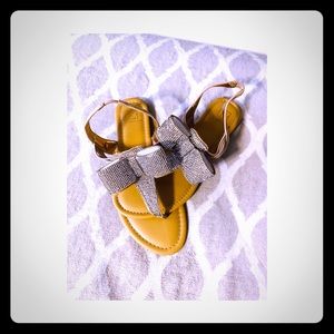 Very nice sandals 8.5